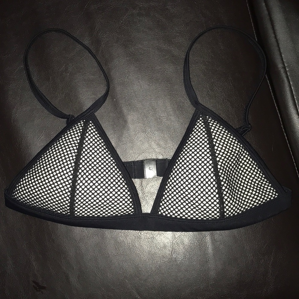 Black and white mesh triangl baiting suit top